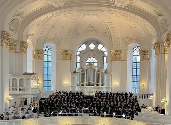 Stimmungsvolle SHMF-Konzerte im Hamburger Michel und im Dom zu Lübeck